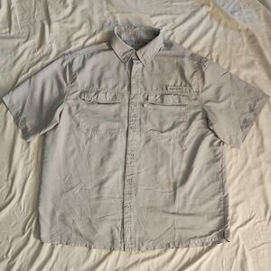 3/$20 Realtree Fishing Light Gray Button Down Shirt